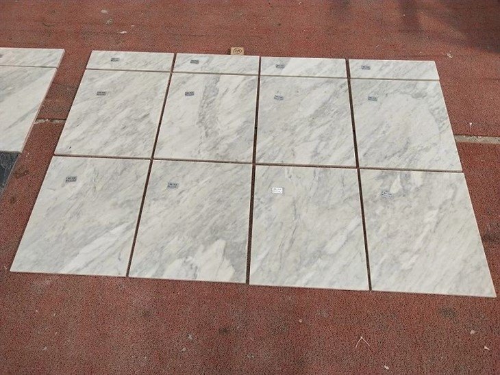 Italian-Calacatta-White-Marble-for-Bathroom-Flooring-or-Wall.webp (4)(001)